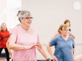 ¿Cuánto debe hacer ejercicio cuando tiene más de 65 años? Physical activity is always beneficial to people of all ages (Image via Pexels/Wellness Gallery Catalyst Foundation)