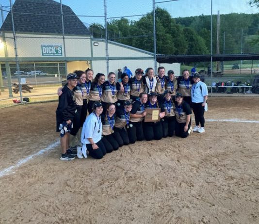 Vestal Golden Bears, campeones de softbol Clase A de la Sección 4, 28 de mayo de 2022.
