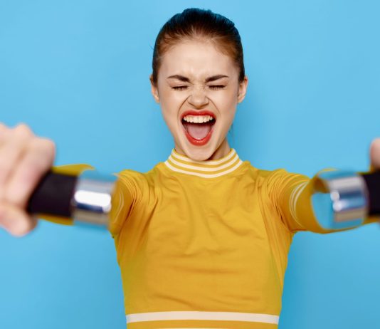 Una entrenadora física comparte los 5 ejercicios que hace todos los días para 'verse y sentirse más joven'
