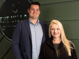 Abierto al público: The Village Chiropractic
