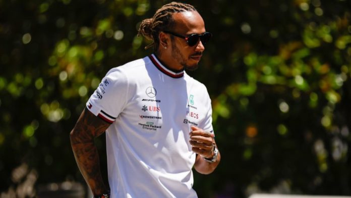 'Lewis Hamilton simplemente está construido de manera diferente': elogió al conductor de Mercedes mientras lucha contra el dolor de espalda
