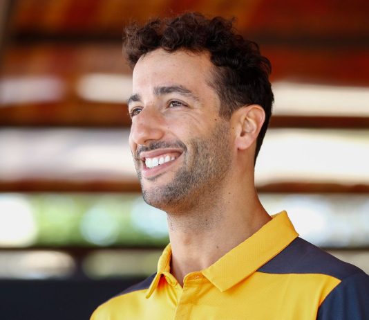 Daniel Ricciardo siente simpatía por la lesión de espalda ‘realmente incómoda’ de Lewis Hamilton en el Gran Premio de Azerbaiyán Daniel Ricciardo siente simpatía por la lesión de espalda 'realmente incómoda' de Lewis Hamilton en el Gran Premio de Azerbaiyán