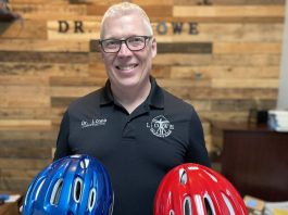 KY Chiropractor regala cascos, crea conciencia sobre TBI
