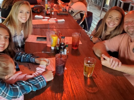 El padre de Georgia elogia la gran cantidad de apoyo después de que su hija, de 20 años, muriera en un ‘accidente extraño’ en un evento de rodeo El padre de Georgia elogia la gran cantidad de apoyo después de que su hija, de 20 años, muriera en un 'accidente extraño' en un evento de rodeo