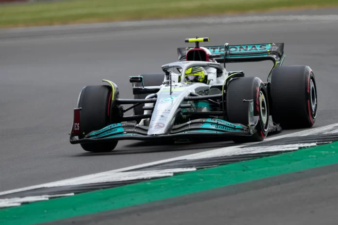 Hamilton apunta a más éxito en la pista de casa en el GP de Gran Bretaña
