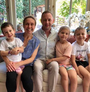 Síntomas del cáncer de páncreas: el padre con una enfermedad terminal diagnosticado erróneamente como celíaco revela que el dolor de espalda es un signo de cáncer de páncreas Síntomas del cáncer de páncreas: el padre con una enfermedad terminal diagnosticado erróneamente como celíaco revela que el dolor de espalda es un signo de cáncer de páncreas