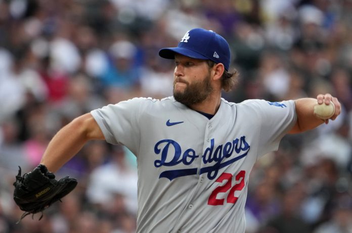 Dodgers Ace Clayton Kershaw sale del inicio con dolor de espalda
