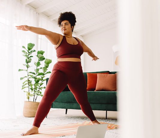 Alivio natural para la espondilitis anquilosante – Clínica Cleveland Alivio natural para la espondilitis anquilosante - Clínica Cleveland