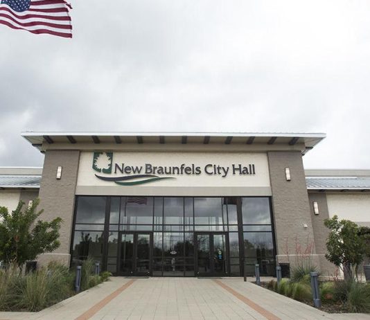  El Ayuntamiento de New Braunfels reflexionará sobre la prohibición de permitir la venta de mascotas de criadores comerciales |  Alerta comunitaria
