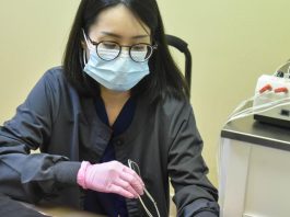  La clínica de acupuntura inaugurada en 1986 continúa con las prácticas tradicionales chinas |  Negocio
