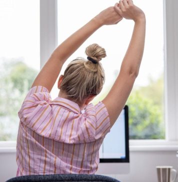 Alivia el dolor de espalda con estos estiramientos para fortalecer la espalda
