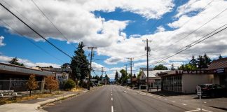 Tres personas que han llamado hogar a un refugio en un motel del noreste de Portland durante el último año temen su cierre inminente
