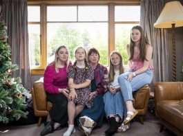 Madre de cuatro hijos con cáncer terminal frustrada con el sistema de salud en "apuros desesperados"
