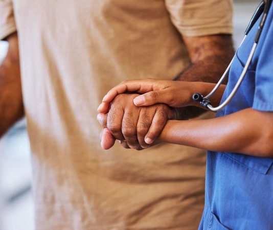 Lo que los estadounidenses mayores deben saber antes de una cirugía mayor
