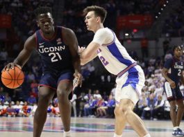 Gators No Match para No. 5 Huskies
