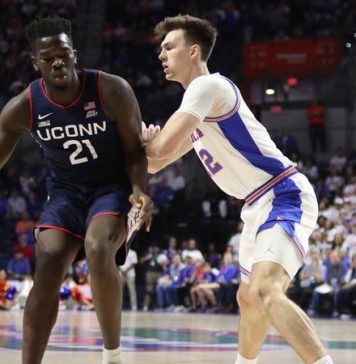 Gators No Match para No. 5 Huskies
