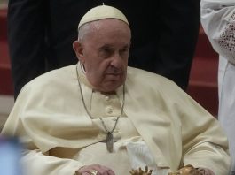 Papa Francisco reprende a los 'hambrientos' de dinero en la misa de Navidad
