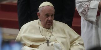 Papa Francisco reprende a los 'hambrientos' de dinero en la misa de Navidad
