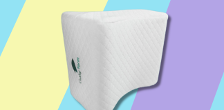 La almohada de espuma Cushy para las rodillas está a la venta en Amazon
