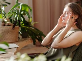 Cinco remedios caseros rápidos y fáciles para deshacerse de los dolores de cabeza Headache Remedies: Five Quick And Easy Home Remedies To Get Rid Of Headaches