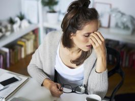 Pregúntele al médico: tengo fuertes dolores de cabeza en la mitad de mi ciclo menstrual, ¿ayudaría la TRH?
