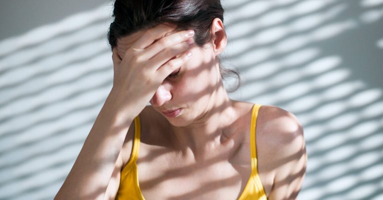 What Does a Headache Associated with COVID-19 Feel Like? Healthline Symptoms and More