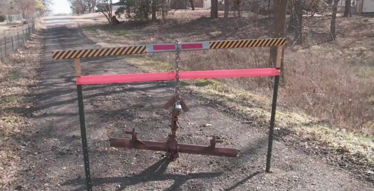 "It's been a continuous headache,' Oklahoma homeowners feel landlocked because they aren't able to use an unpaved road to get to their homes KFOR Oklahoma City