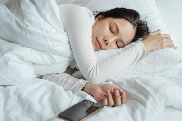 What are the best sleeping positions to relieve neck pain?